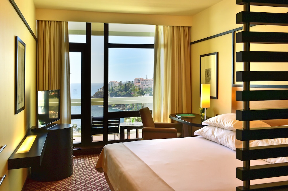 Double or Twin Room, Partial Sea View (Side Sea View)