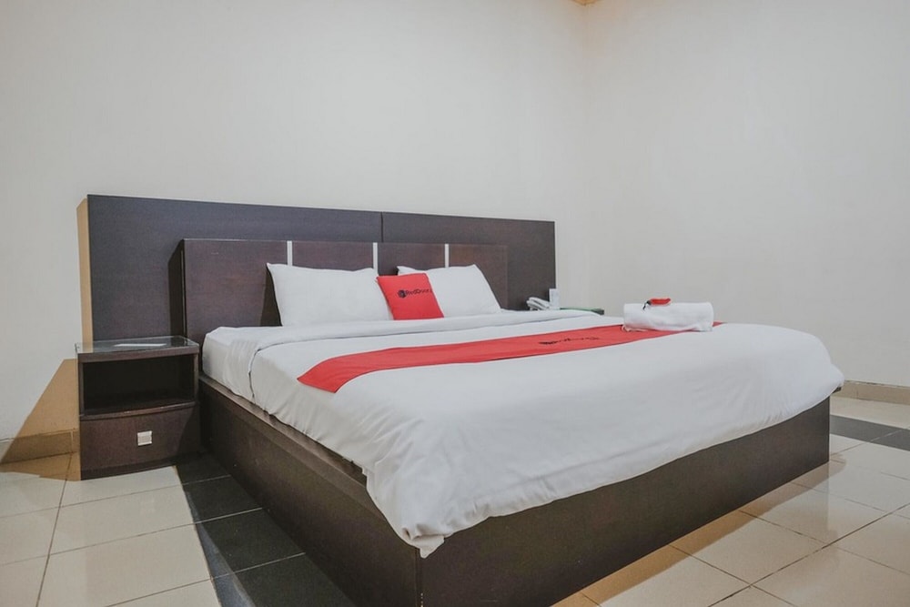Premium Room (RedDoorz) - Photo 2