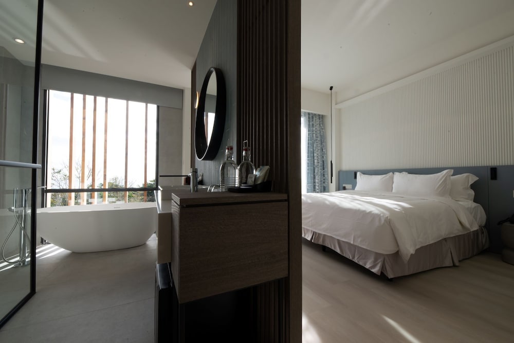 Standard Double Room, 1 Queen Bed, Non Smoking, Ocean View photo 3