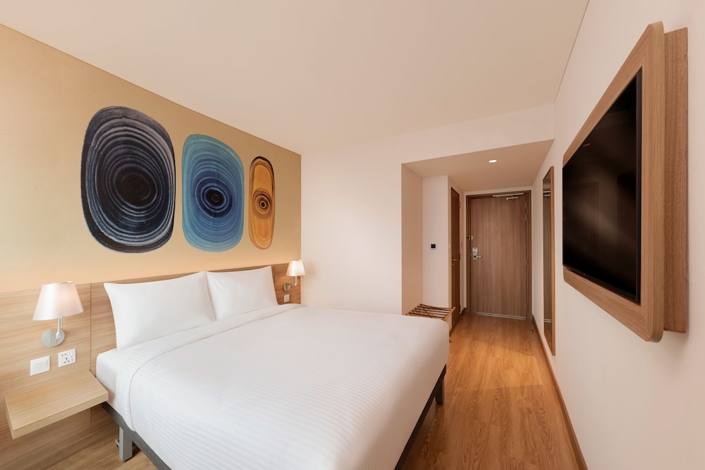 Superior Room, 1 Queen Bed (with Extra Benefits)