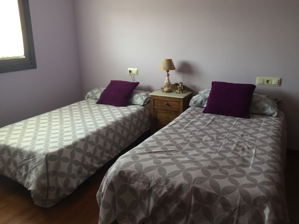 Twin Room, Private Bathroom - Photo 3