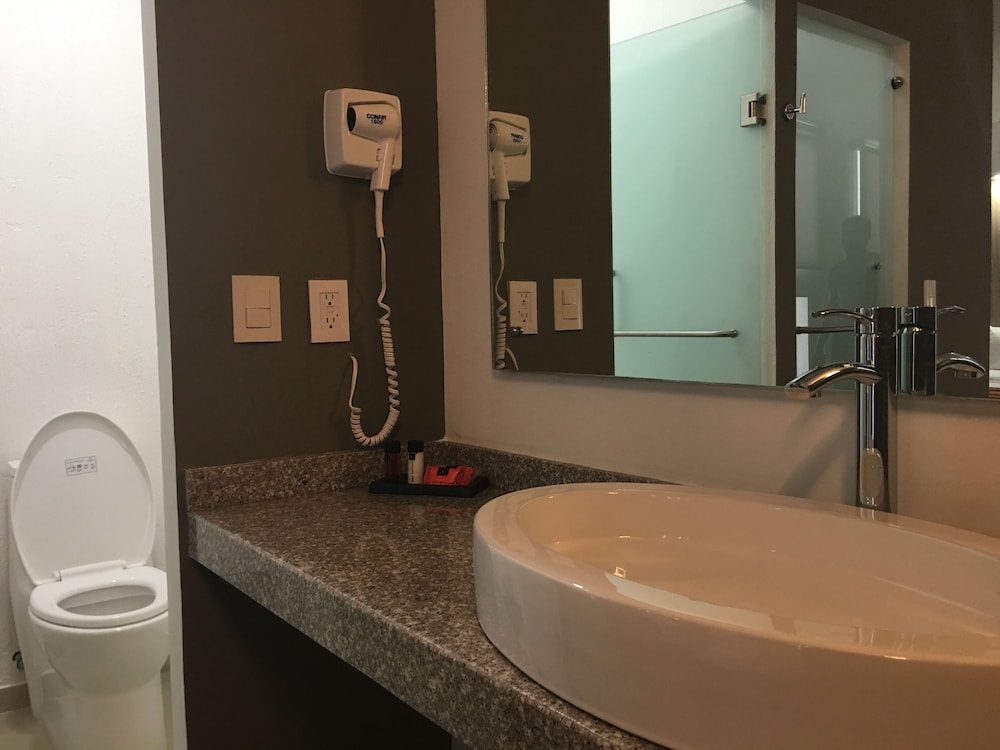 Deluxe Suite, 1 King Bed with Sofa bed photo 2