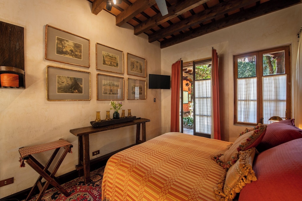 Standard Room, 1 Queen Bed, Garden View photo 2