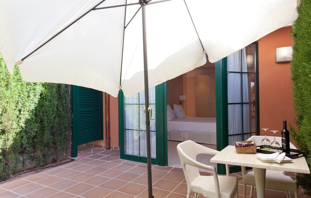 Standard Double or Twin Room - Photo 5