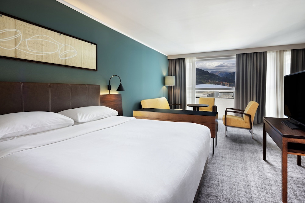 Classic Suite, 1 King Bed - Photo 4