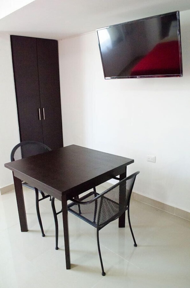 Suite, 3 Bedrooms, 2 Bathrooms (Master Suite)