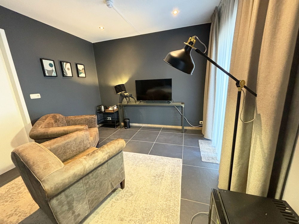 Family Room photo 2