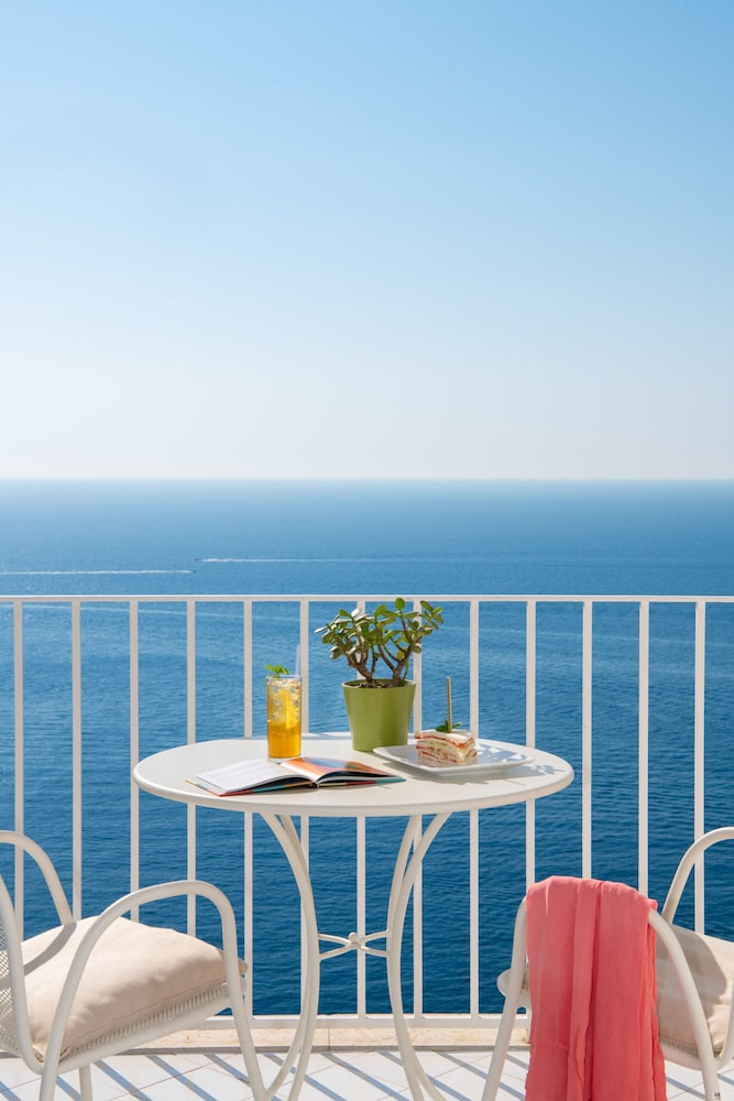 Deluxe Triple Room, Balcony, Sea View - Photo 8