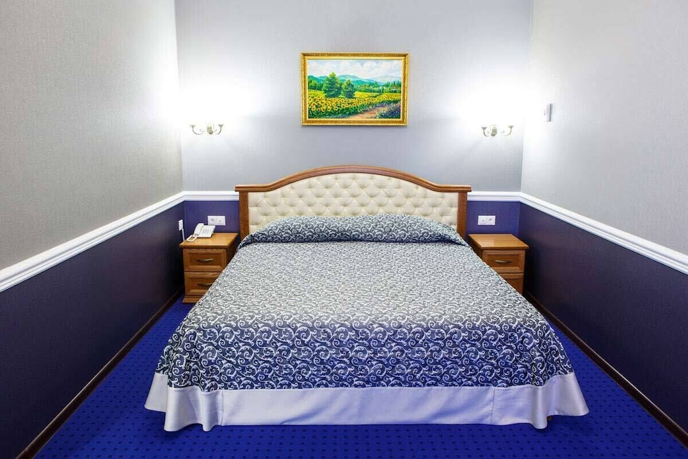 Suite, Bathtub (With Extra Sofa Bed) photo 1