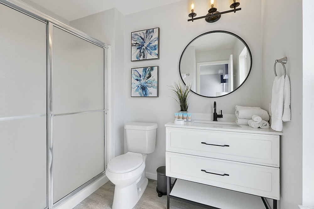 Exclusive Townhome, 4 Bedrooms, Private Pool - Photo 6