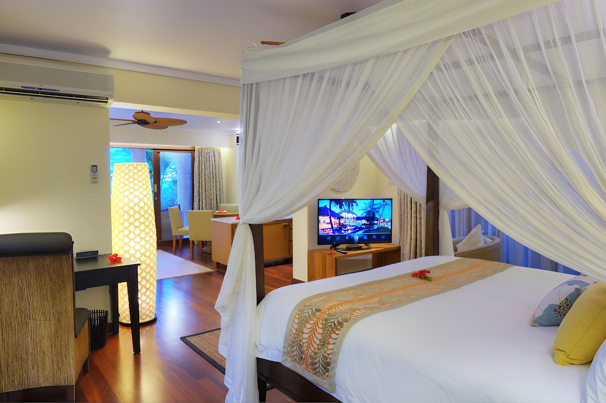 Beachfront Pool Suite