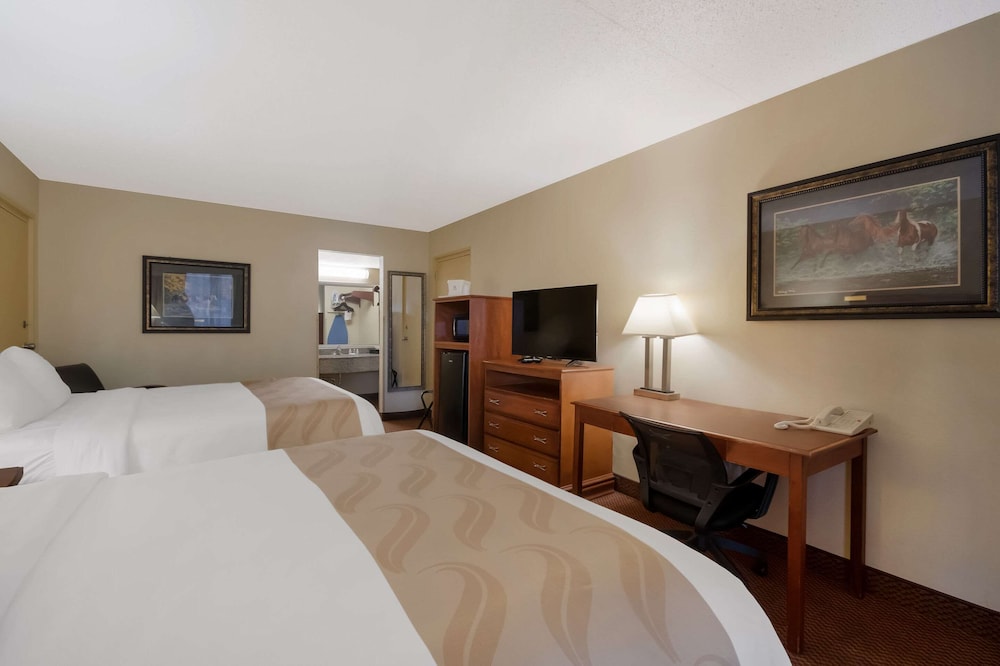Standard Room, 2 Double Beds, Non Smoking (Exterior Corridors) - Photo 2