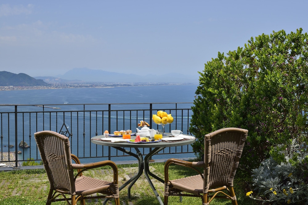Deluxe Double Room, Sea View - Photo 5