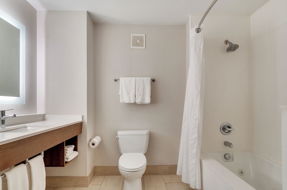 Suite, Multiple Beds - Photo 6