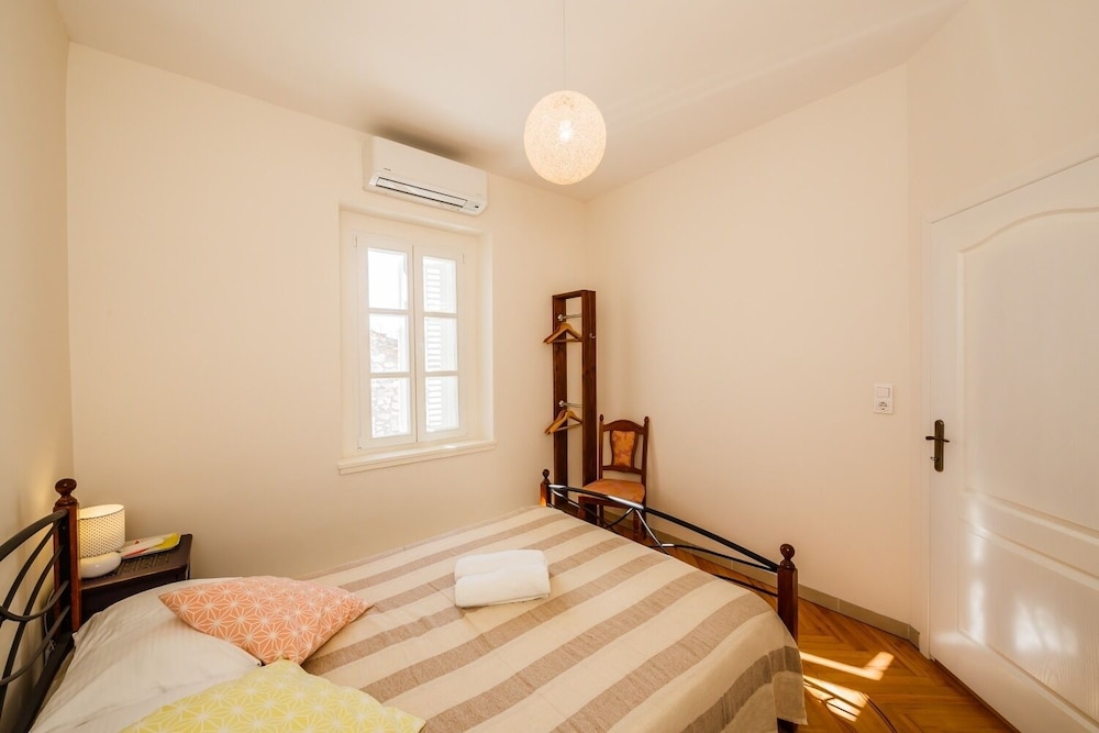 Apartment (Sedam Bisera 11 - Charming & In Cente)
