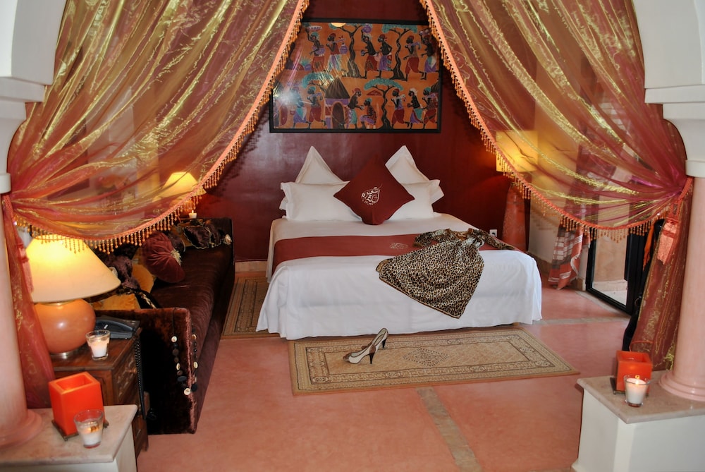 Deluxe Room - Photo 4