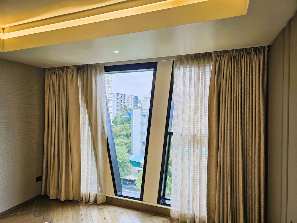 Premium King Room with Smart Tv - Photo 2
