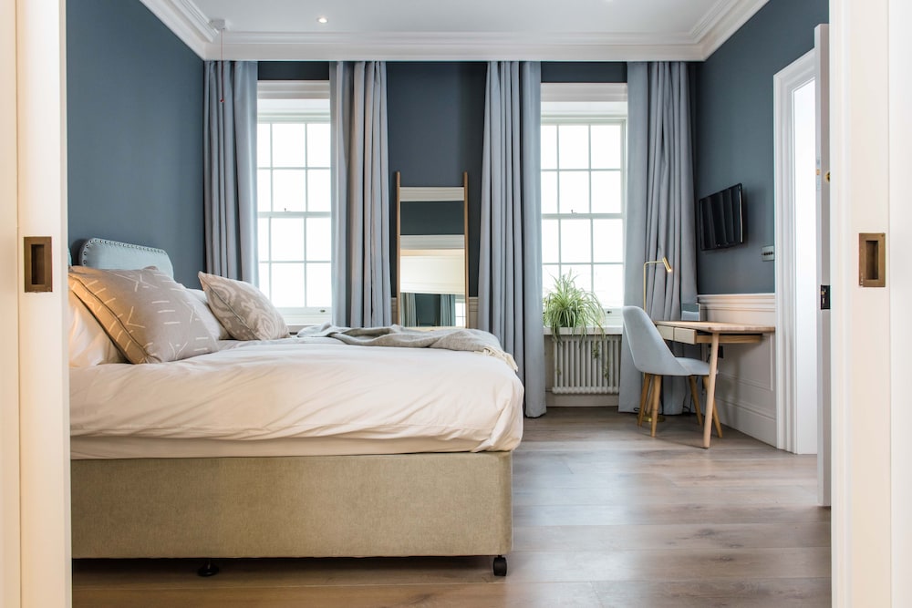 Double or Twin Room, Ensuite, Ground Floor photo 3