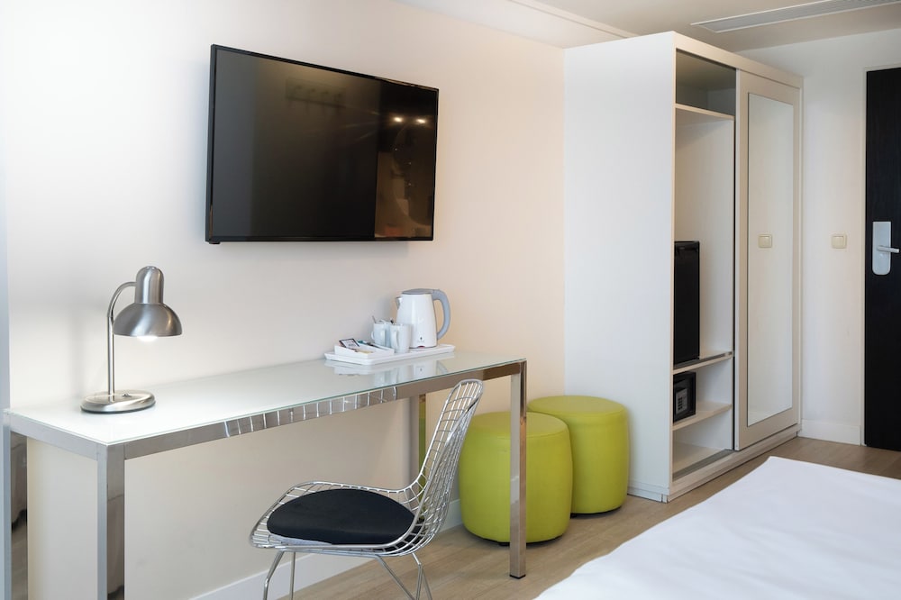 Double Room (2 + 1)