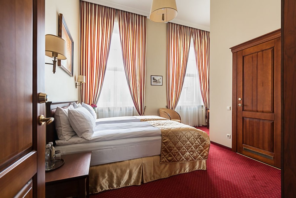 Classic Twin Room, City View photo 3