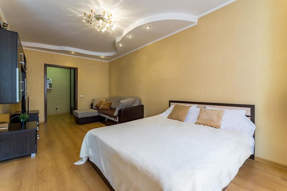 Basic Condo photo 3