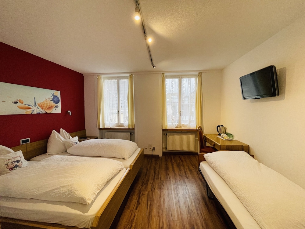 Economy Triple Room, 1 Bedroom photo 2