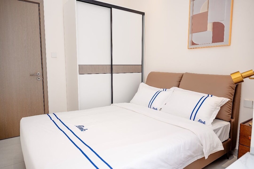 Deluxe Apartment, 1 Bedroom, Balcony, City View photo 2