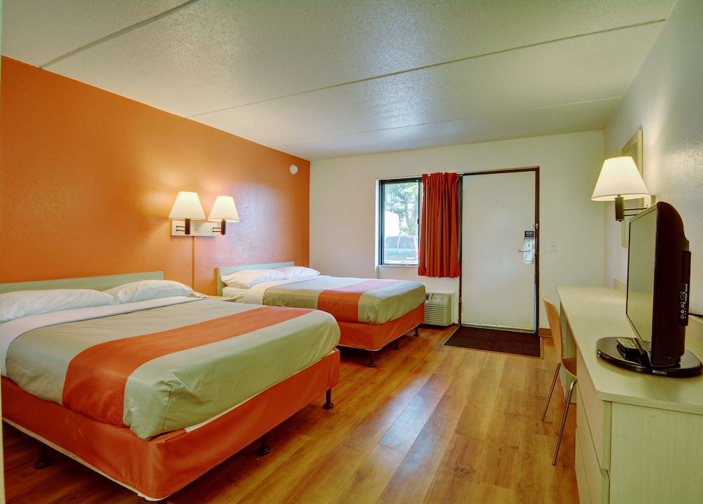 Standard Room, 2 Double Beds, Non Smoking, Refrigerator & Microwave