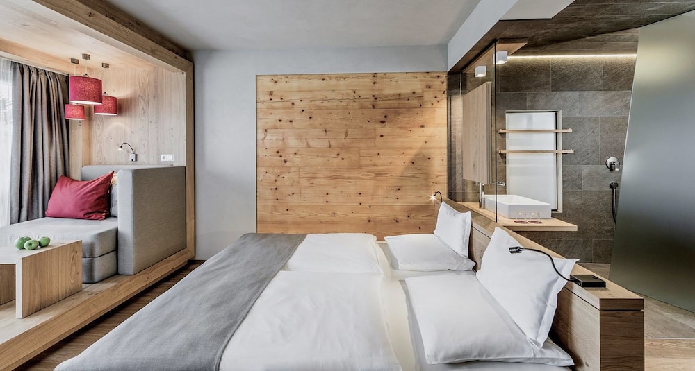 Design Suite, Balcony