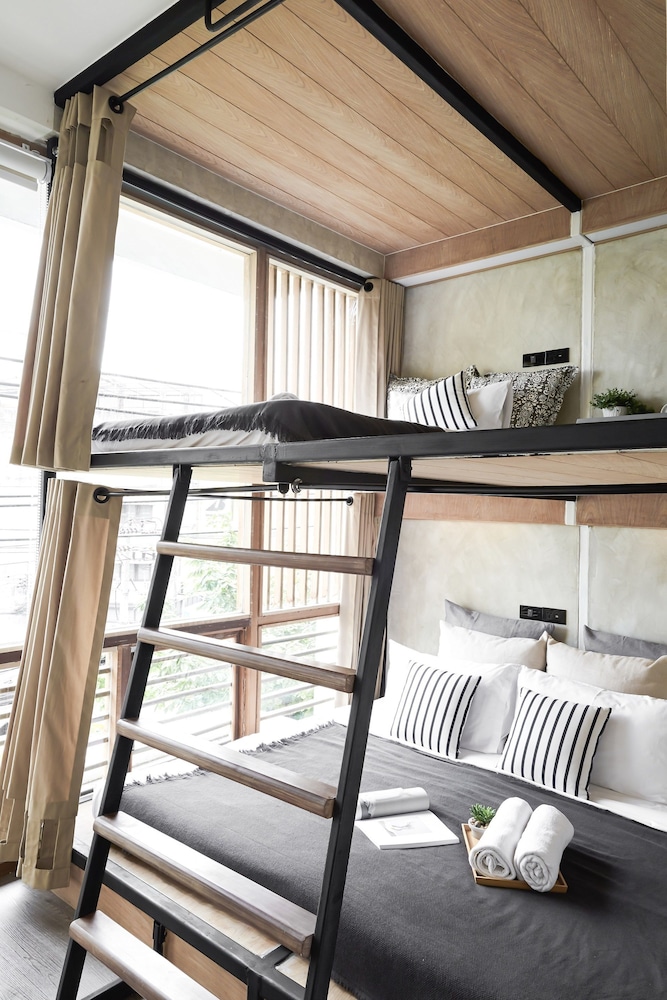 Private King Bed with extra bed shared bathroom photo 1