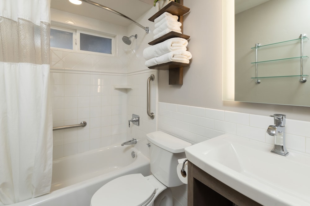 Premium Room - Photo 6