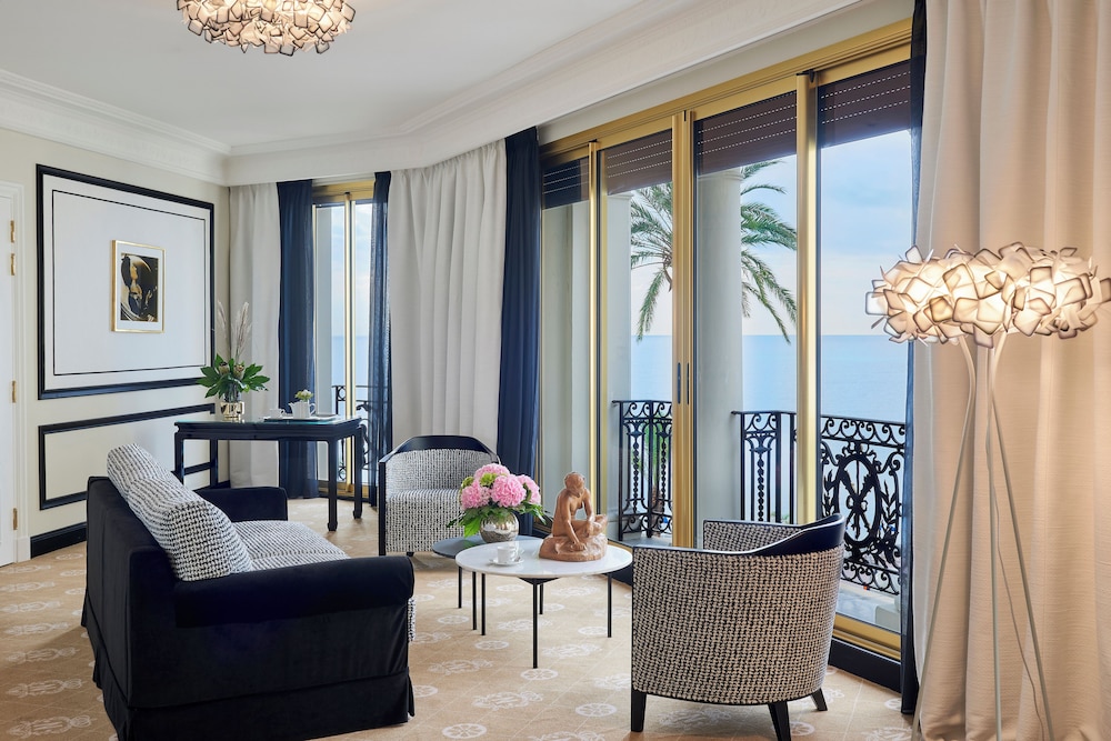 Signature Junior Suite at Hotel Le Negresco