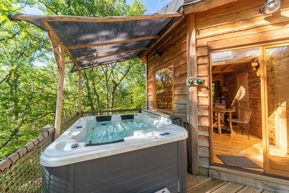 Romantic Cabin, Hot Tub, Hill View photo 3