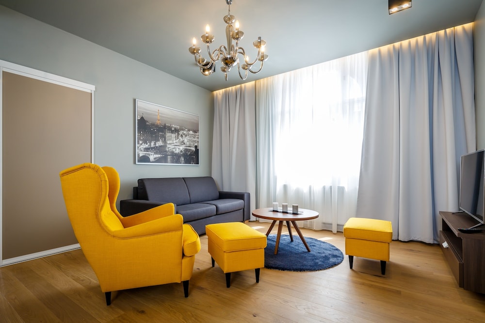 Premium Apartment, 1 Bedroom, Kitchenette, River View (55 sqm) photo 2
