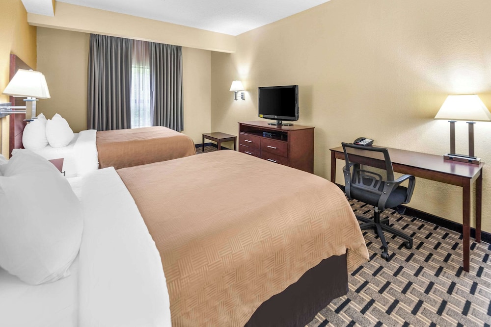 Room, 2 Queen Beds - Photo 3
