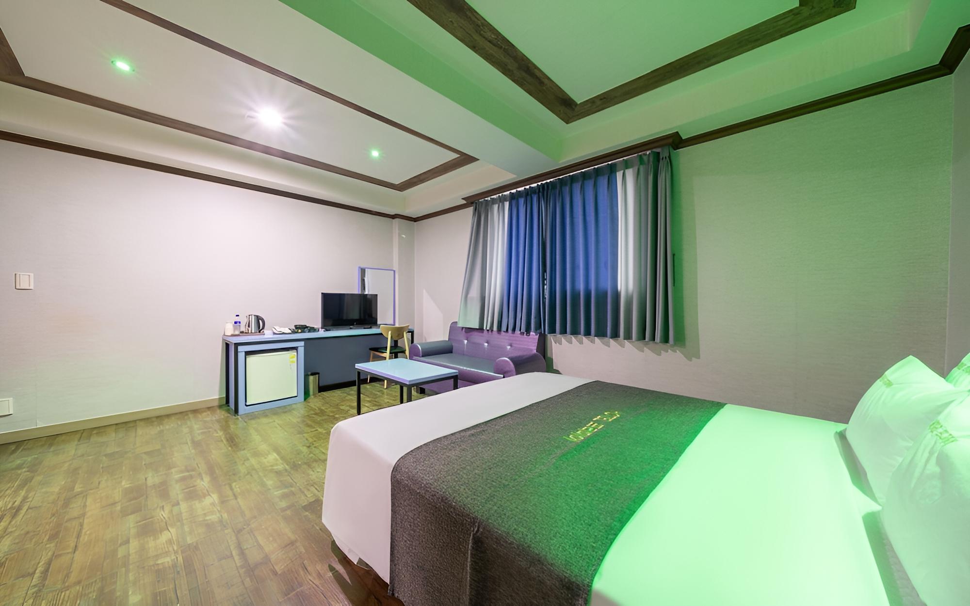 Room (Deluxe room) - Photo 12