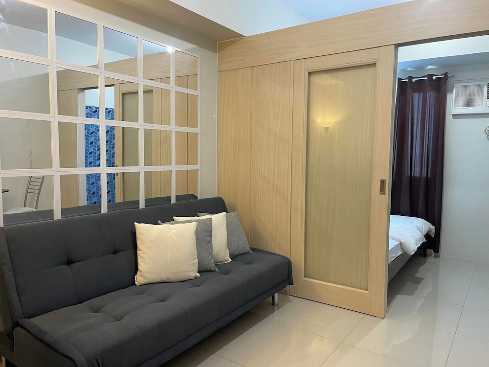 Condo, 1 Bedroom, Non Smoking photo 2