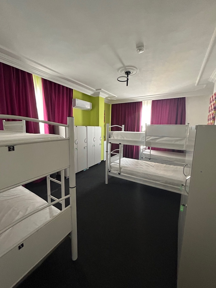 Basic Shared Dormitory, Mixed Dorm, City View