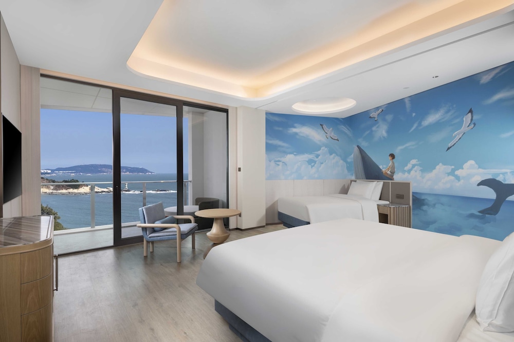 Deluxe Sea View Family Room
