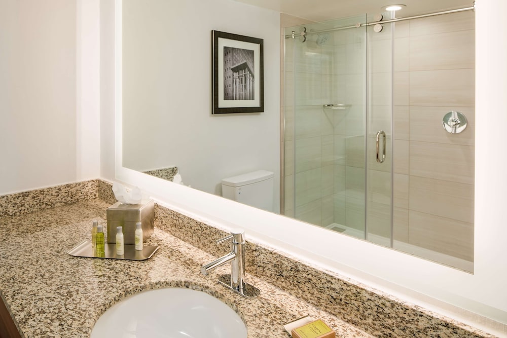 Suite, 1 King Bed, Non Smoking (2 Bedrooms) - Photo 15