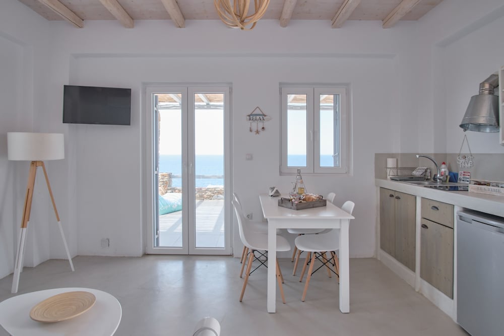 Superior Suite, 2 Bedrooms, Sea View photo 3