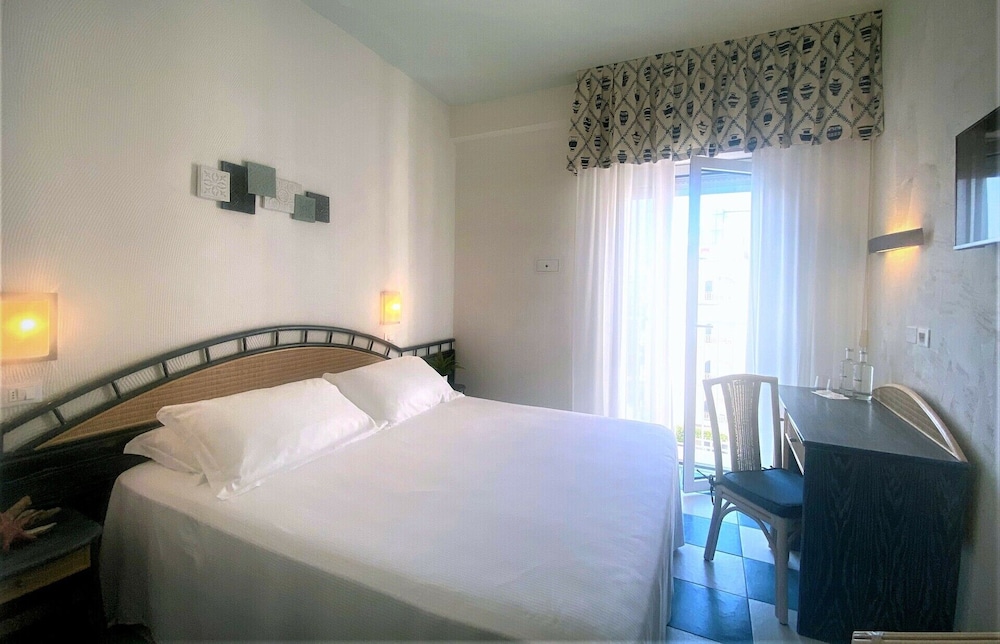 Standard Double Room, Balcony photo 1