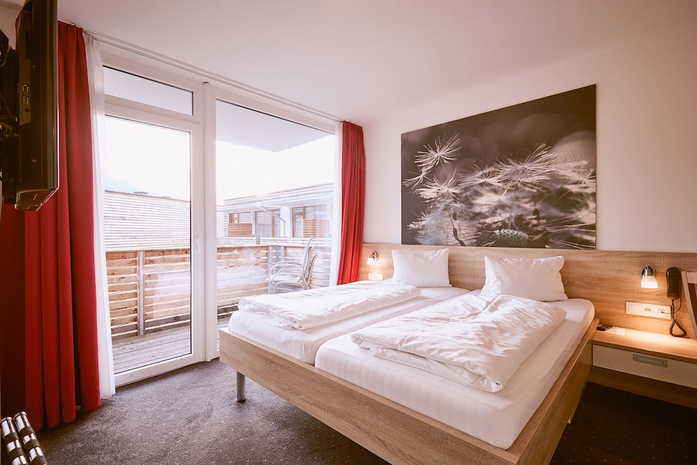 Double Room, 1 Queen Bed, Non Smoking photo 1