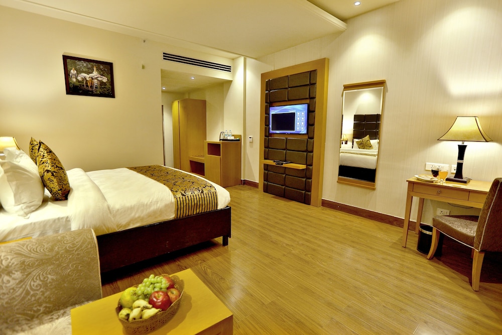 Premium Room With Private Balcony - Photo 1