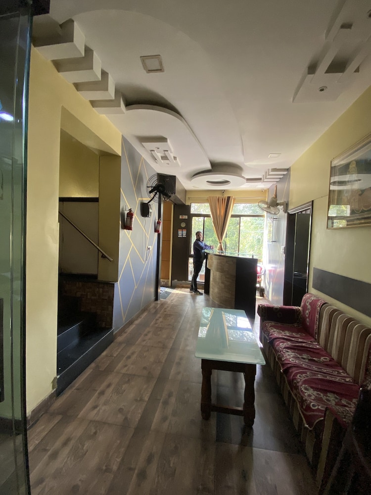 Deluxe Room - Photo 2