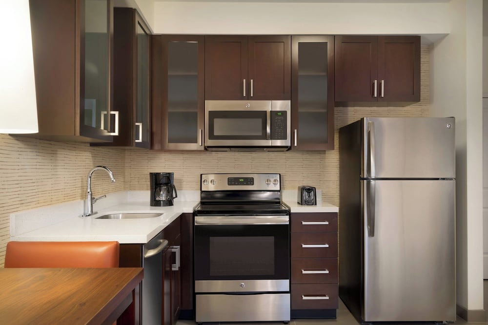 Suite, 1 Bedroom (Mobility Accessible, Roll-in Shower) photo 3