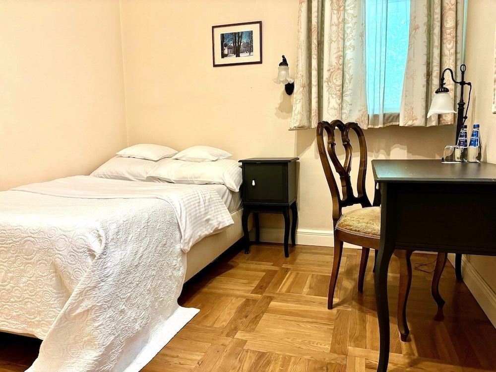 Double Room Single Use, Garden View