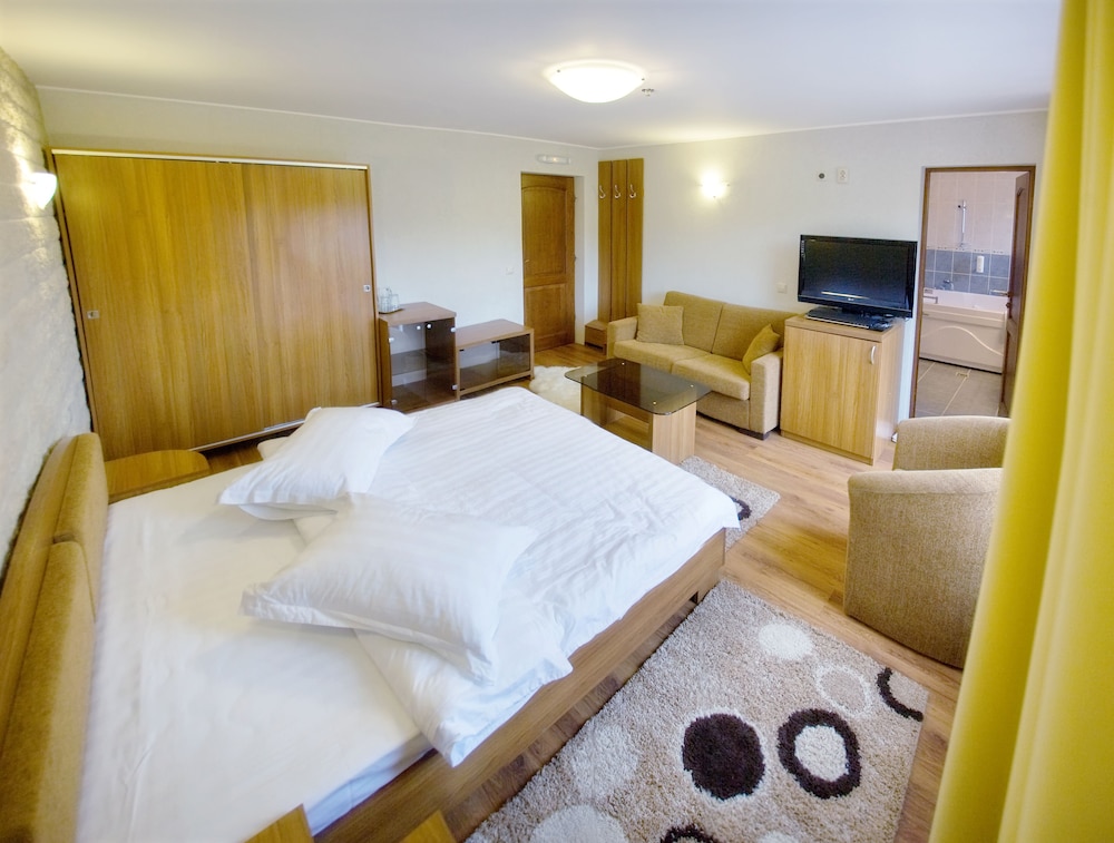 Comfort Triple Room