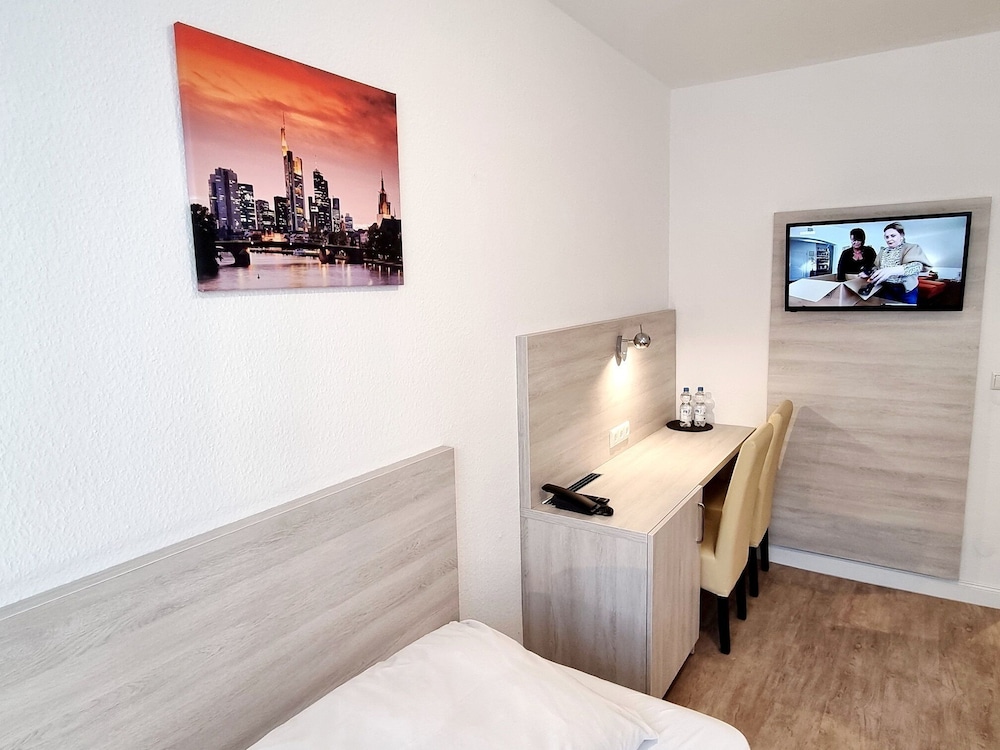 Twin Room - Photo 1