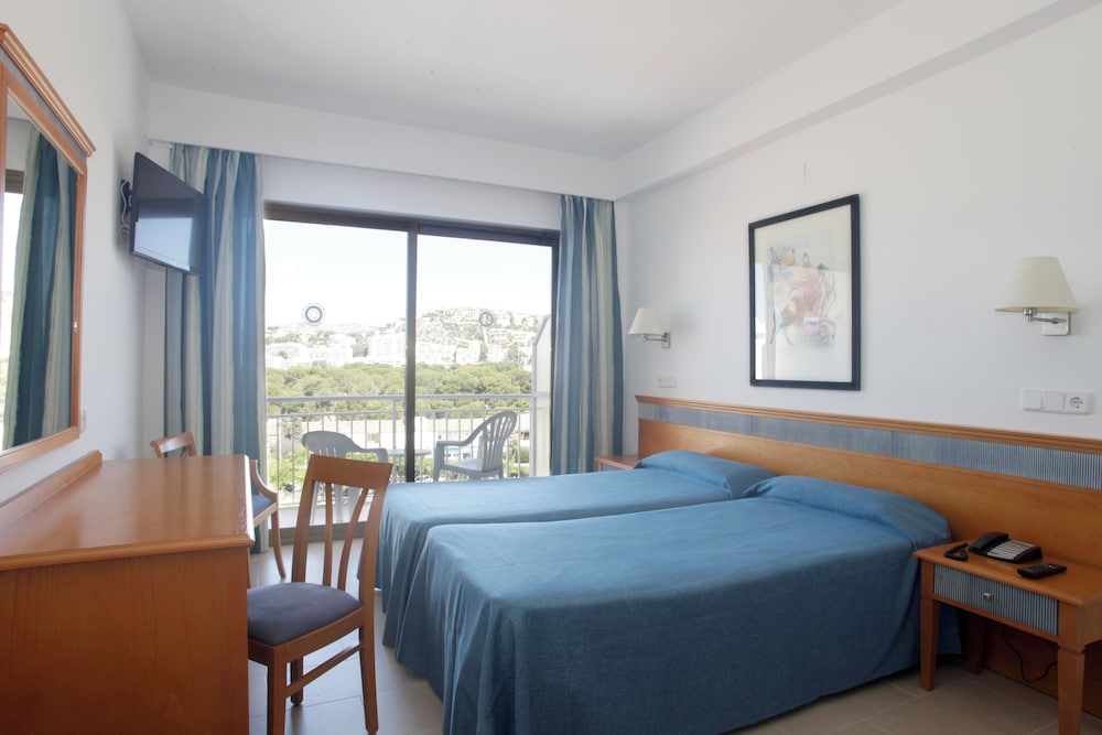 Twin Room, Terrace, Partial Sea View (2 Adults + 1 Child)
